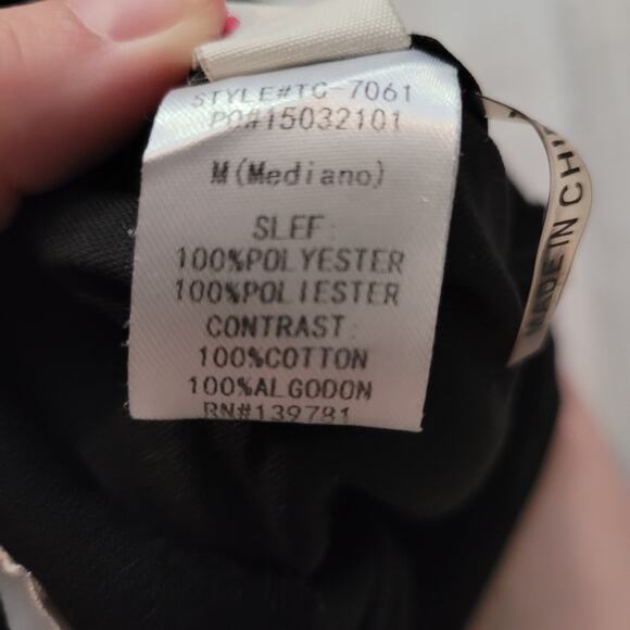 Tea & Cup Lace Eyelet Clasp Open Back Shorts Romper -Size: M - Picture 7 of 10